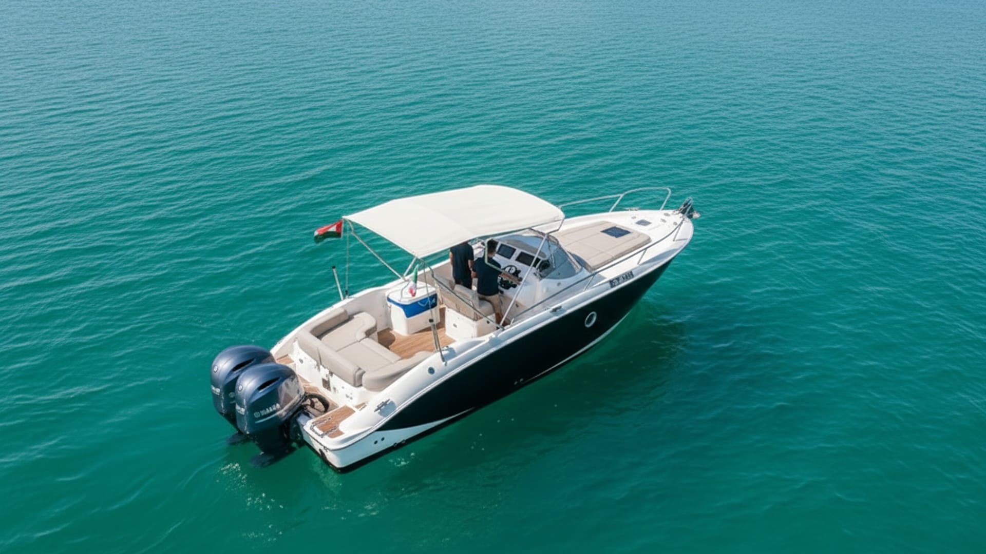 Aerial view: Golden Glory 27 ft cruising Dubai Marina